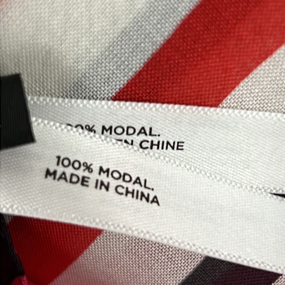 Talbots Womens 100% Modal Square Scarf Dancing Petals Square Scarf NWT - Picture 7 of 12